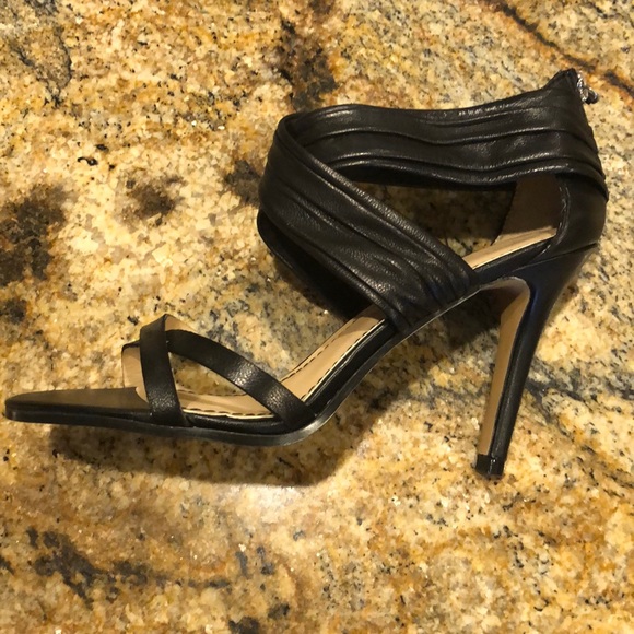 EUC LIKE NEW NINE WEST NWERLINA BLACK LEATHER STRAPPY HEELS IN BOX - Picture 9 of 15